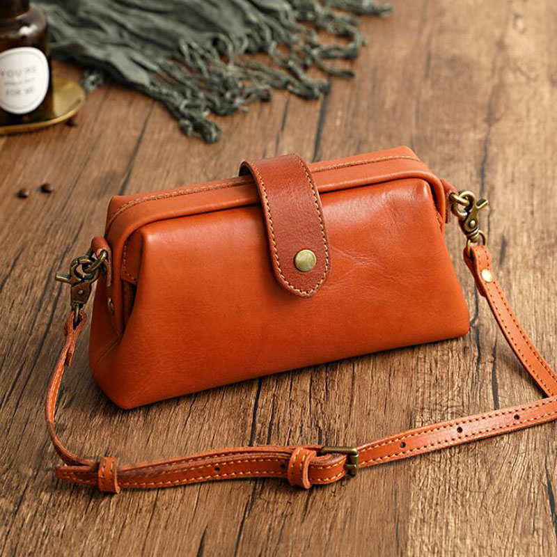 Doctor Bag Leather - Damen-Umhängetasche aus echtem Leder, 2024, trendige