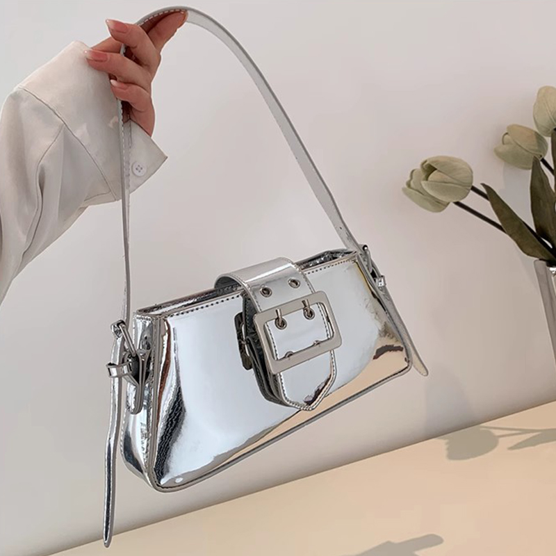 Silberne Umhängetaschen für Fr – Women Bags Chanel Bewertung und Preis
