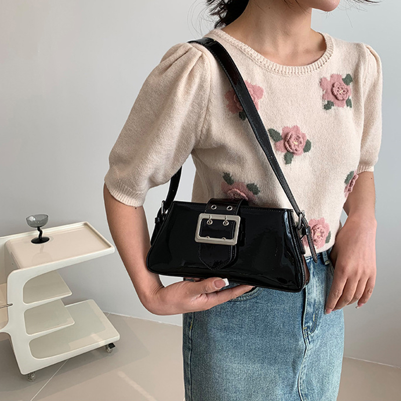 Silberne Umhängetaschen für Fr – Women Bags Chanel Bewertung und Preis
